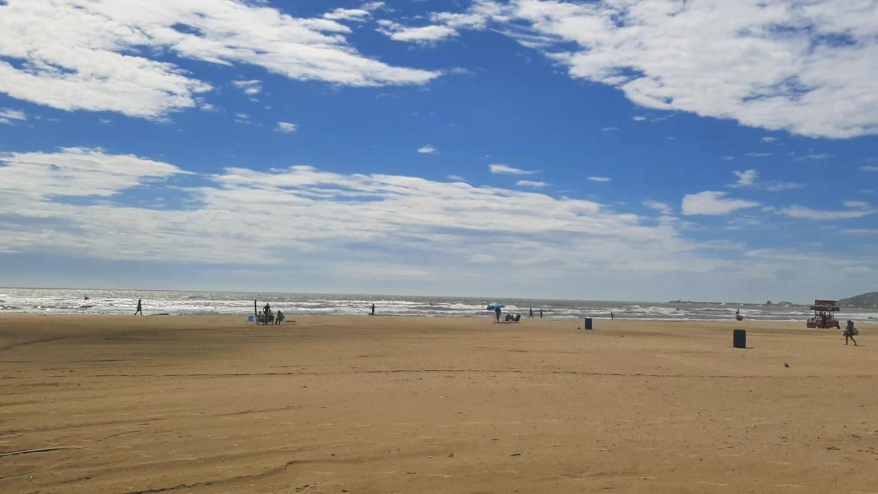 Ampla Cobertura Na Praia Do Mar Grosso Laguna Eksteriør bilde